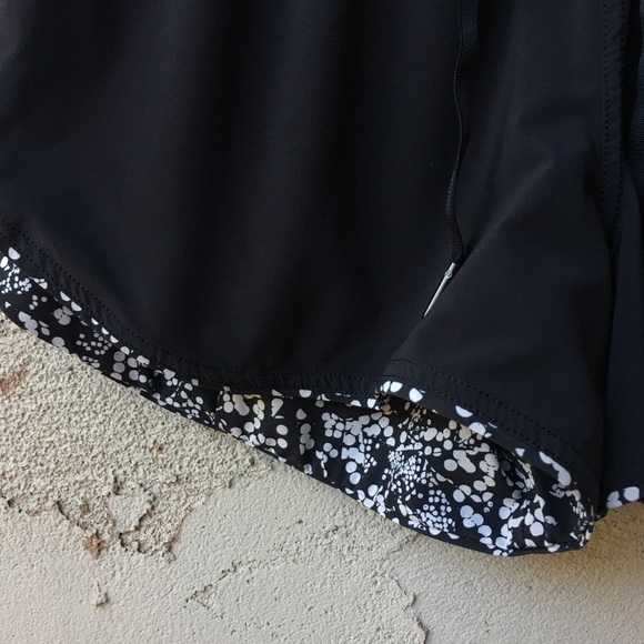 RARE Lululemon Reversible Choose A Side Chirasu Shorts I Size 6 - Picture 11 of 13